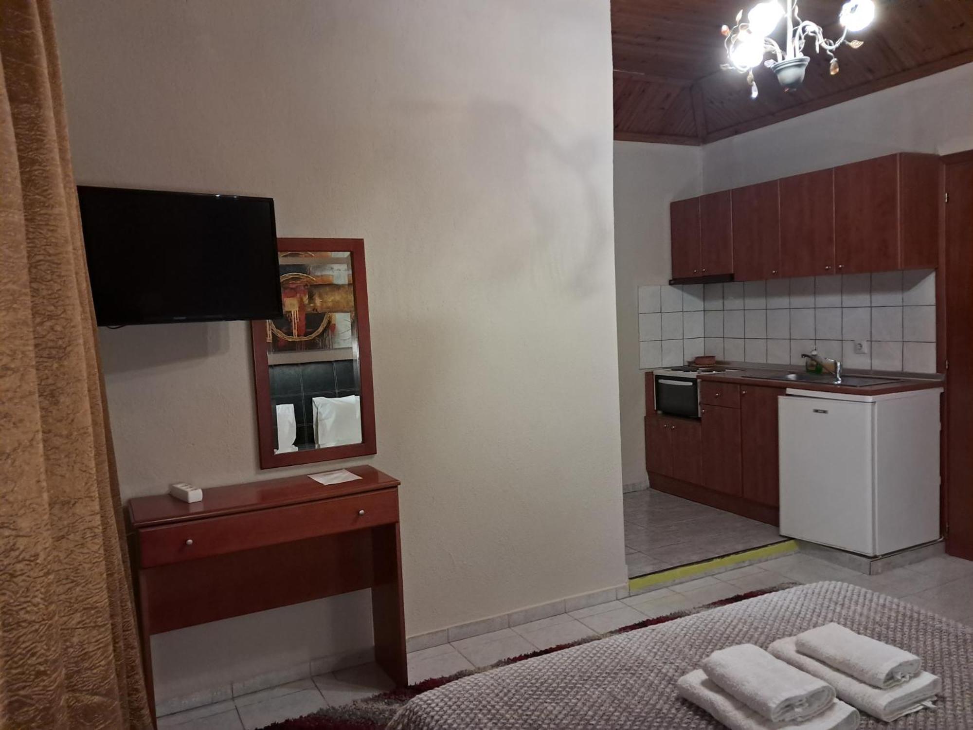 Erodios Guesthouse Káto Loutrákion Eksteriør billede